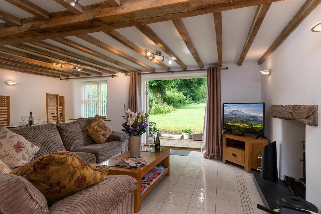 Finest Retreats - The Cottage - Luxury 1 Bed Cottage Rhydymwyn Exterior photo