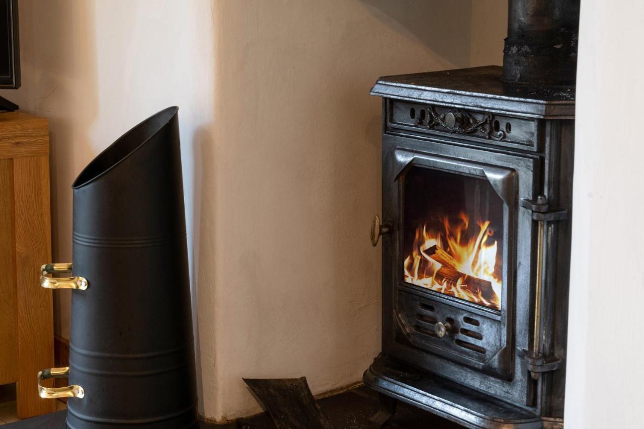 Finest Retreats - The Cottage - Luxury 1 Bed Cottage Rhydymwyn Exterior photo